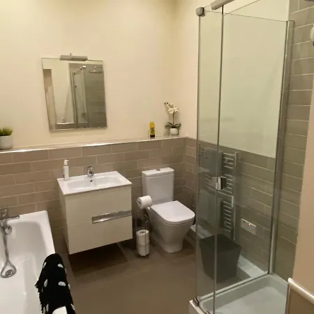 Modern Flat In Leeds Centre, Great For Business And Pleasure *